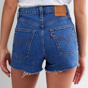 Womens ‘Rib Cage’ Levi’s shorts dark wash